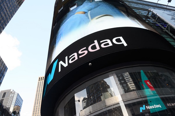 Tech Stocks Lead S&P 500, Nasdaq Lower